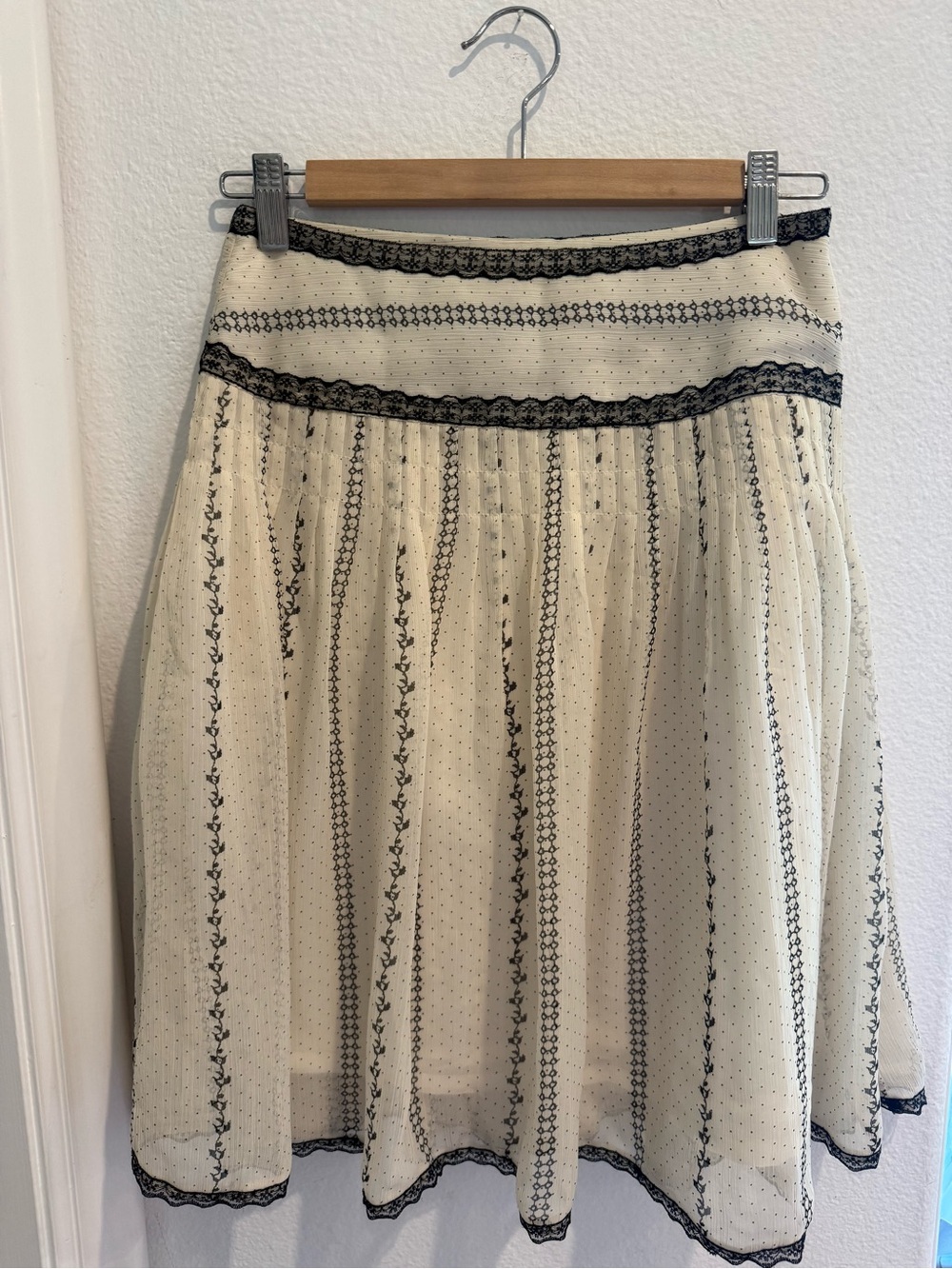 Women's Cream Lace-Trim Skirt